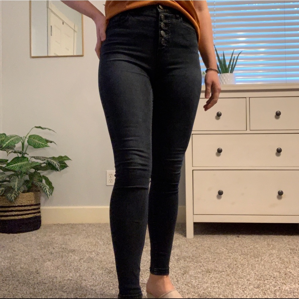 BDG high rise twig skinny jeans. Size 26W 29L.